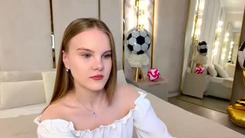 Snapshot of lili_lohan chatting on July 2026 05:09:02 AM lili_lohan online show from July 2026 05:09:02 AM