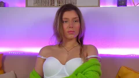 Mia online show from February 2025 09:36:02 AM