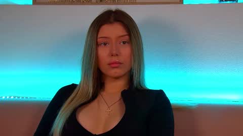 Mia online show from February 2025 09:42:01 AM