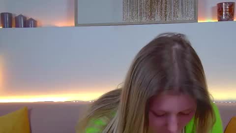 Mia online show from February 2025 06:43:02 AM