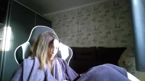 liliawoolf online show from November 2025 06:03:02 AM