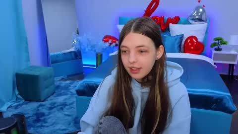 Lili Bakery online show from February 2025 04:18:02 AM