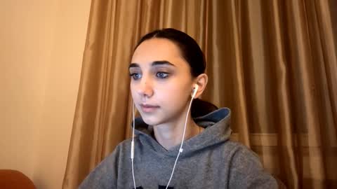 Snapshot of lilihalvorsen chatting on September 2025 10:13:01 PM Lina online show from September 2025 10:13:01 PM