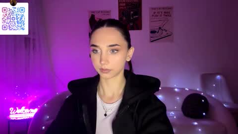 Lina online show from March 2026 10:53:01 PM