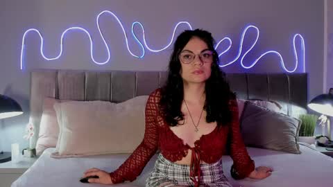 liliii_bend online show from April 2026 07:58:01 PM