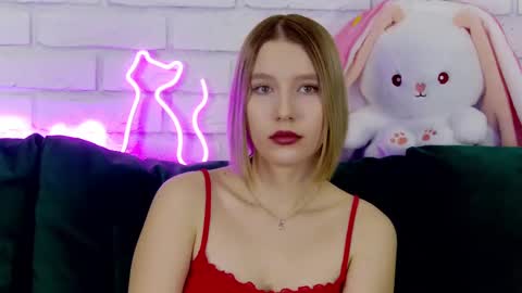 LiliLinn online show from March 2025 06:27:01 AM