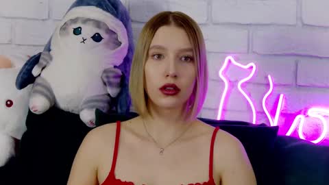 LiliLinn online show from March 2025 09:32:02 AM