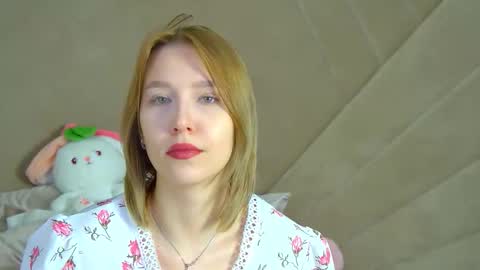 LiliLinn online show from September 2025 04:14:02 AM