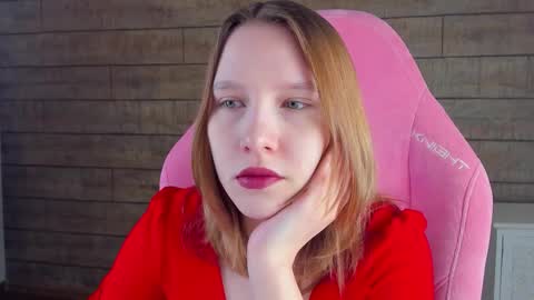 LiliLinn online show from March 2026 05:51:02 AM