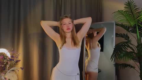 Snapshot of lililok101 chatting on October 2025 02:11:01 AM lililok101 online show from October 2025 02:11:01 AM