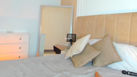 Lili  online show from December 2024 05:44:01 AM