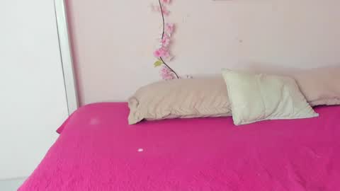 Snapshot of lilirousee chatting on April 2026 02:00:02 AM lilirousee online show from April 2026 02:00:02 AM