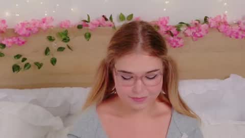 Lilith Bonheur online show from December 2025 02:07:02 AM