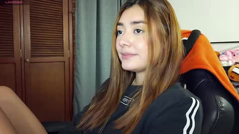 Lilith online show from October 2025 05:07:01 AM