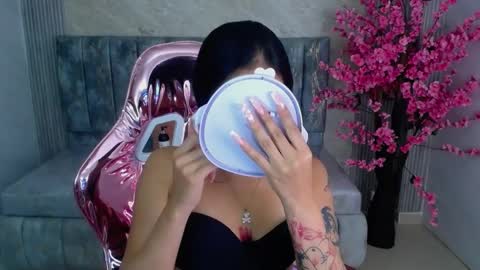 Snapshot of lilith_petit_sub chatting on January 2025 06:49:01 PM Lilith online show from January 2025 06:49:01 PM