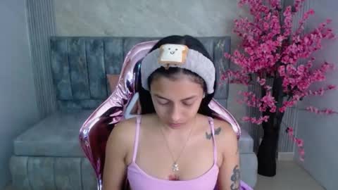 Snapshot of lilith_petit_sub chatting on January 2025 12:58:01 PM Lilith online show from January 2025 12:58:01 PM