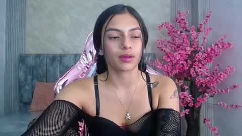 Snapshot of lilith_petit_sub chatting on January 2025 04:17:02 PM Lilith online show from January 2025 04:17:02 PM