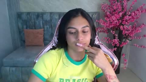 Snapshot of lilith_petit_sub chatting on January 2025 03:52:01 PM Lilith online show from January 2025 03:52:01 PM