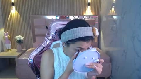 Snapshot of lilith_petit_sub chatting on February 2025 12:54:01 PM Lilith online show from February 2025 12:54:01 PM