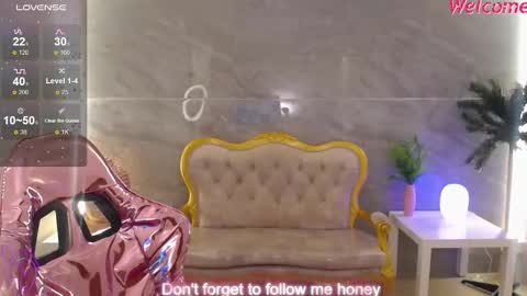 Snapshot of lilith_petit_sub chatting on February 2025 01:10:01 PM Lilith online show from February 2025 01:10:01 PM