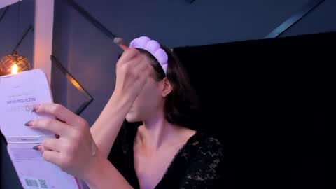 lilith_selene online show from May 2026 04:32:02 AM