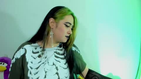 Lilith online show from November 2025 05:49:01 AM