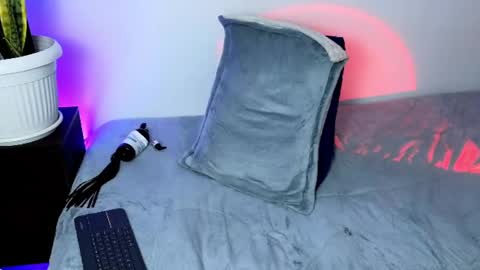    online show from February 2025 01:34:01 AM