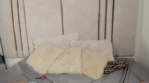 Snapshot of lilithdry chatting on April 2026 12:33:01 AM Lilith online show from April 2026 12:33:01 AM