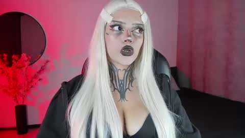 Lilith online show from September 2025 03:21:01 AM