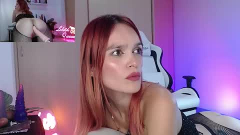 Snapshot of lilithqueen1 chatting on October 2025 01:59:02 AM La pelirroja online show from October 2025 01:59:02 AM