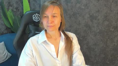 lillian_white1 online show from September 2025 12:04:01 AM