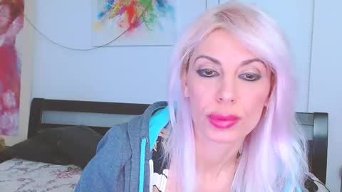 Lara online show from February 2025 03:25:02 AM