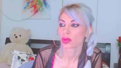 Lara online show from March 2026 09:30:02 PM