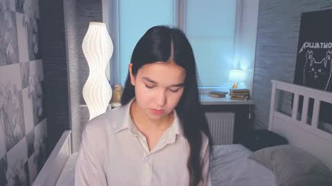 Celina Lillie online show from March 2026 10:32:02 AM