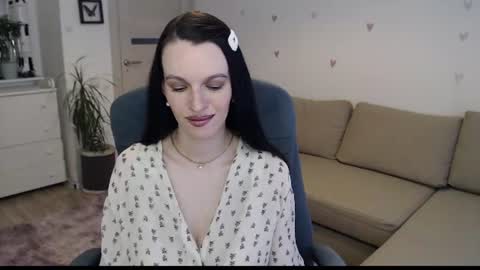Snapshot of lilliyves chatting on July 2026 04:53:02 PM lilliyves online show from July 2026 04:53:02 PM