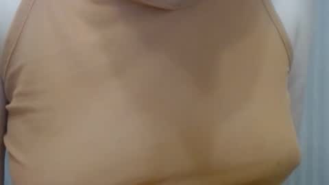 Snapshot of lillkit chatting on September 2025 09:18:01 PM Lilu online show from September 2025 09:18:01 PM