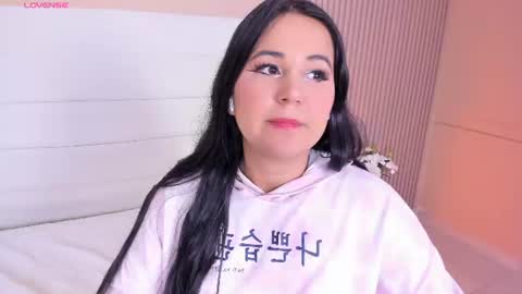 Snapshot of lilly_2809_ chatting on July 2026 03:52:01 AM Lizeth follow me in my igimlilycute 3 online show from July 2026 03:52:01 AM