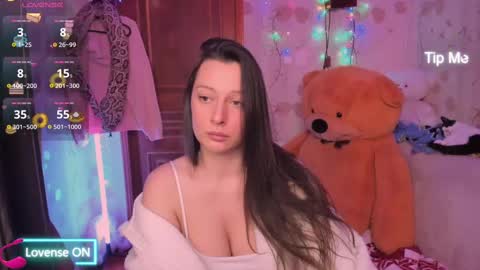 Lilly  online show from March 2025 12:00:02 AM