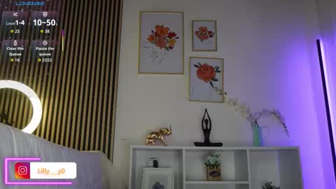 Sofia online show from September 2025 01:02:02 PM