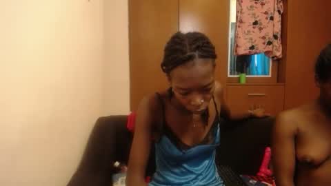 Snapshot of lilly_freak chatting on November 2025 06:34:01 AM Des online show from November 2025 06:34:01 AM