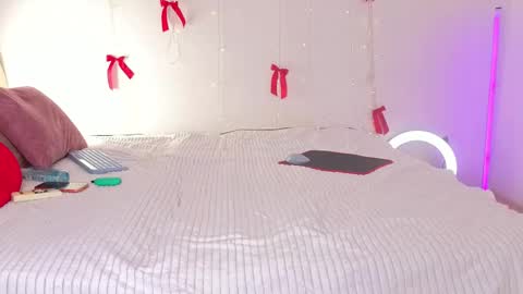 lilly_lux online show from April 2026 01:15:02 PM