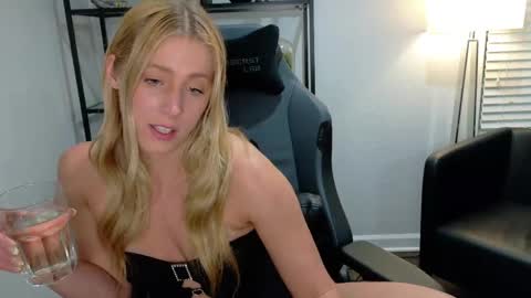 Lilly Baby Xo online show from March 2026 01:33:02 AM