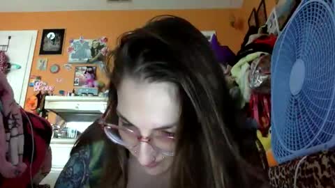 Snapshot of lillylushabae chatting on January 2026 08:44:01 PM hi guys im back on here 3 online show from January 2026 08:44:01 PM