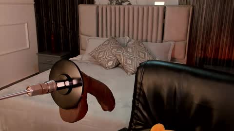 Lilly Ortiz online show from February 2026 08:06:01 PM