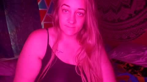 Whos that gurl online show from September 2025 02:05:02 PM