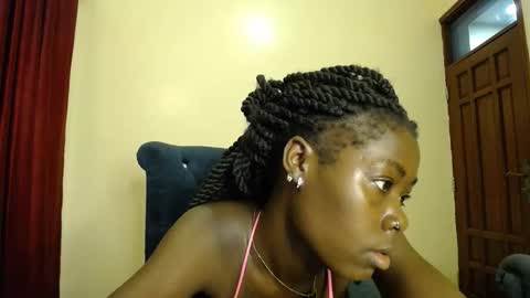 Snapshot of lilmystic_lola chatting on November 2025 01:49:01 AM Chelsea online show from November 2025 01:49:01 AM