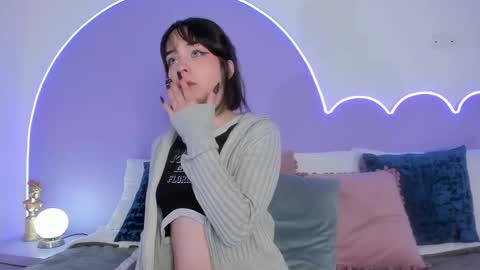 Lilou online show from February 2025 02:57:01 PM