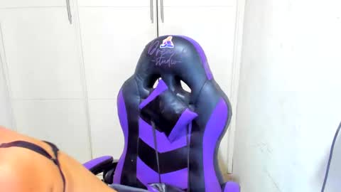 lily_anal_squirt online show from December 2024 07:00:01 PM