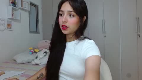 Snapshot of lily_crushx chatting on October 2025 04:53:02 AM Lirio online show from October 2025 04:53:02 AM