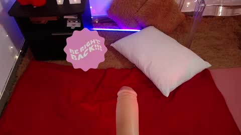 Snapshot of lily_evans_ chatting on December 2024 02:41:01 AM just lily online show from December 2024 02:41:01 AM